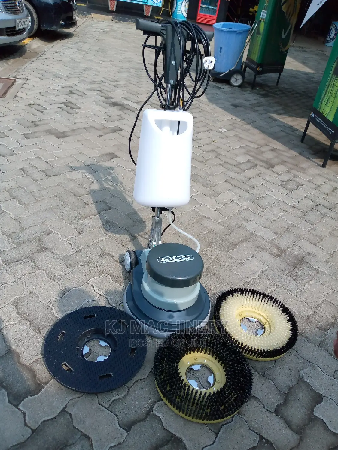 Carpet Scrubber Machine. - Domestic