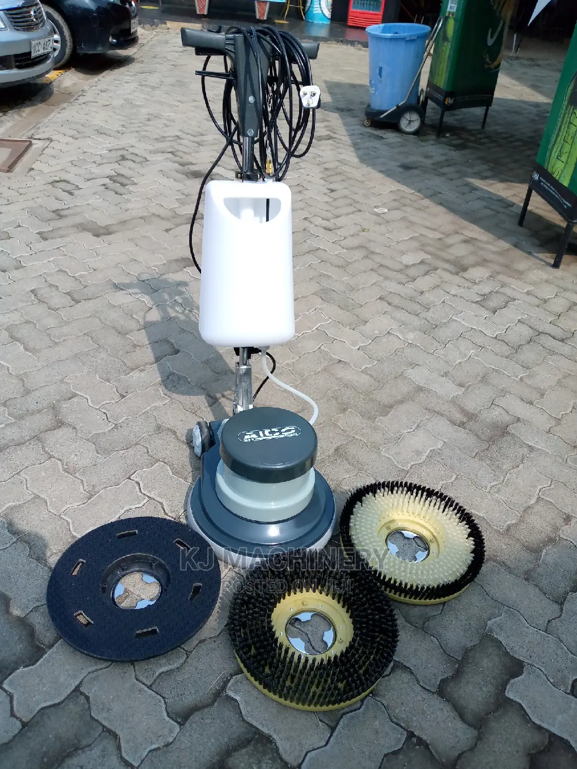Carpet Scrubber Machine. - Domestic