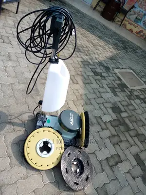Carpet Scrubber Machine. - Domestic