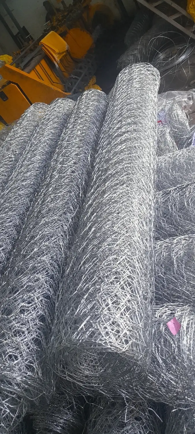 TRIPPLE TWISTED CHAIN LINK;14gauge,7feet by 18mtrs