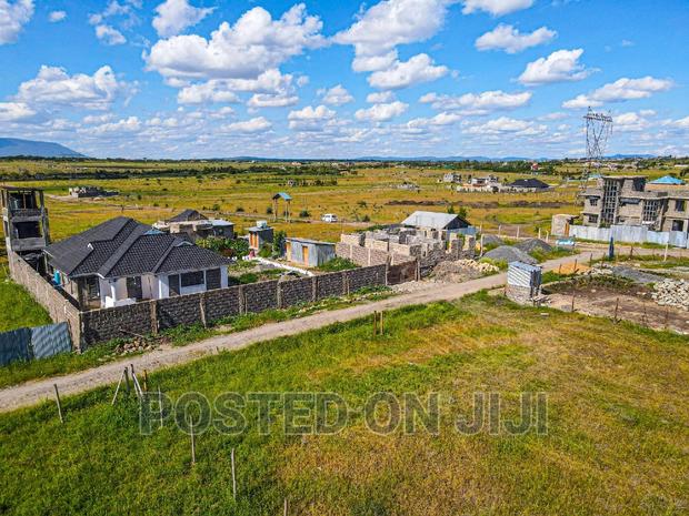 Noble Prime Plots for Sale^En - main view