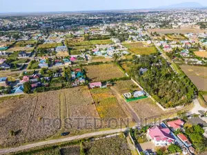 Noble Prime Plots for Sale^En