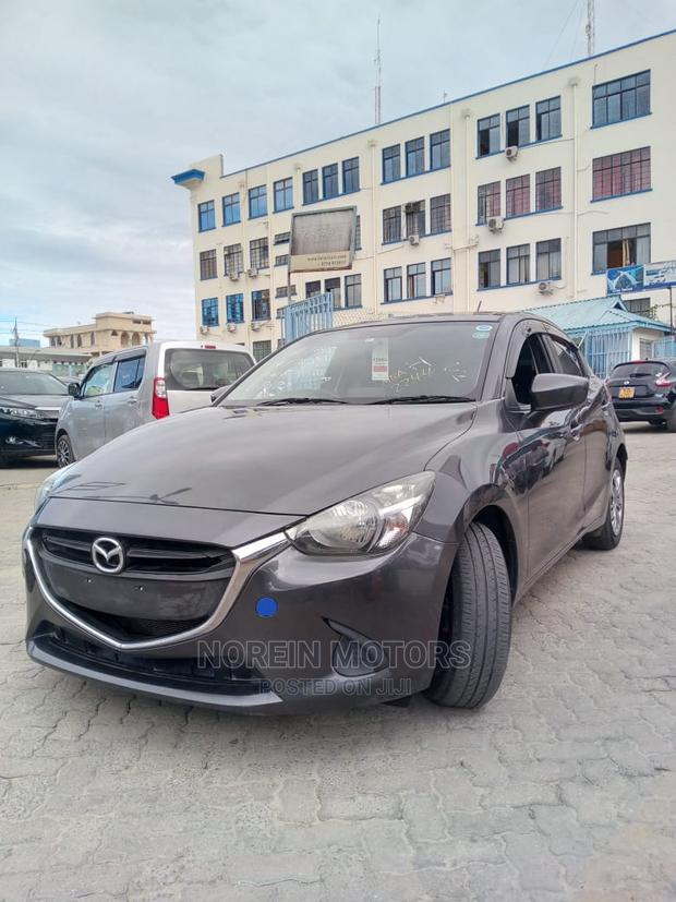 Mazda Demio 2016 Pink