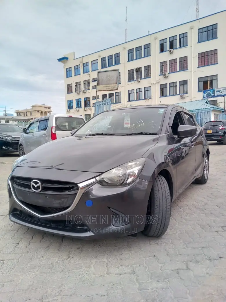 Mazda Demio 2016 Pink