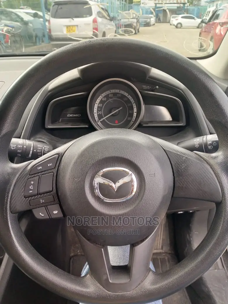 Mazda Demio 2016 Pink