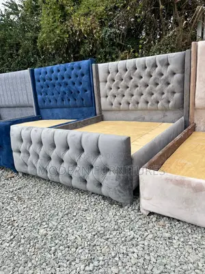 6/6 Tufted Bed