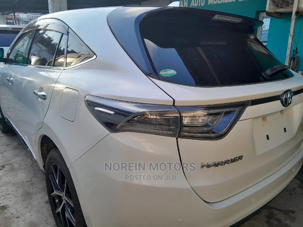 Toyota Harrier 2016 Off white - main view