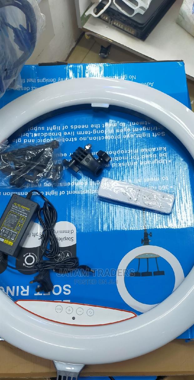 High Quality 22" Ring Lights With Tripods And Remote - thumbnail 2