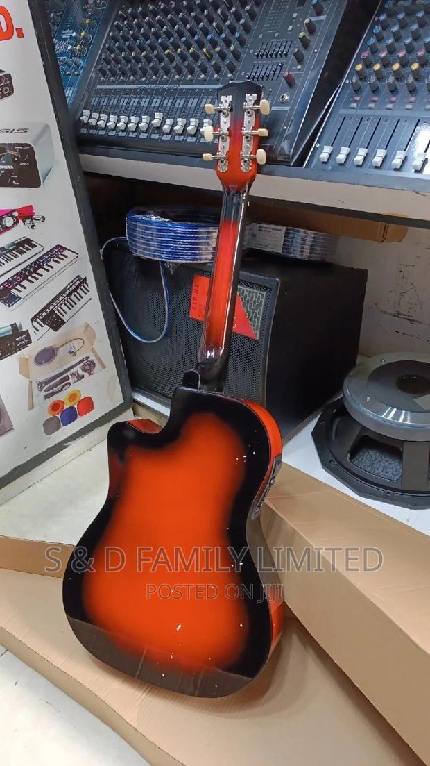 Size 38 Semi Accoustic Guitar - thumbnail 2