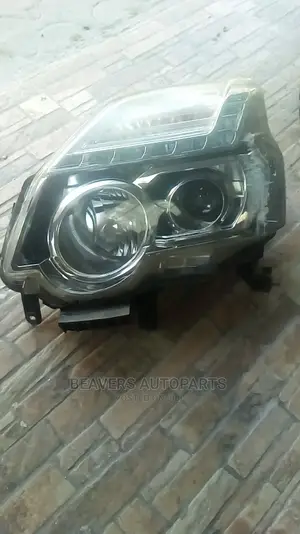 Xtrail T31 Headlight