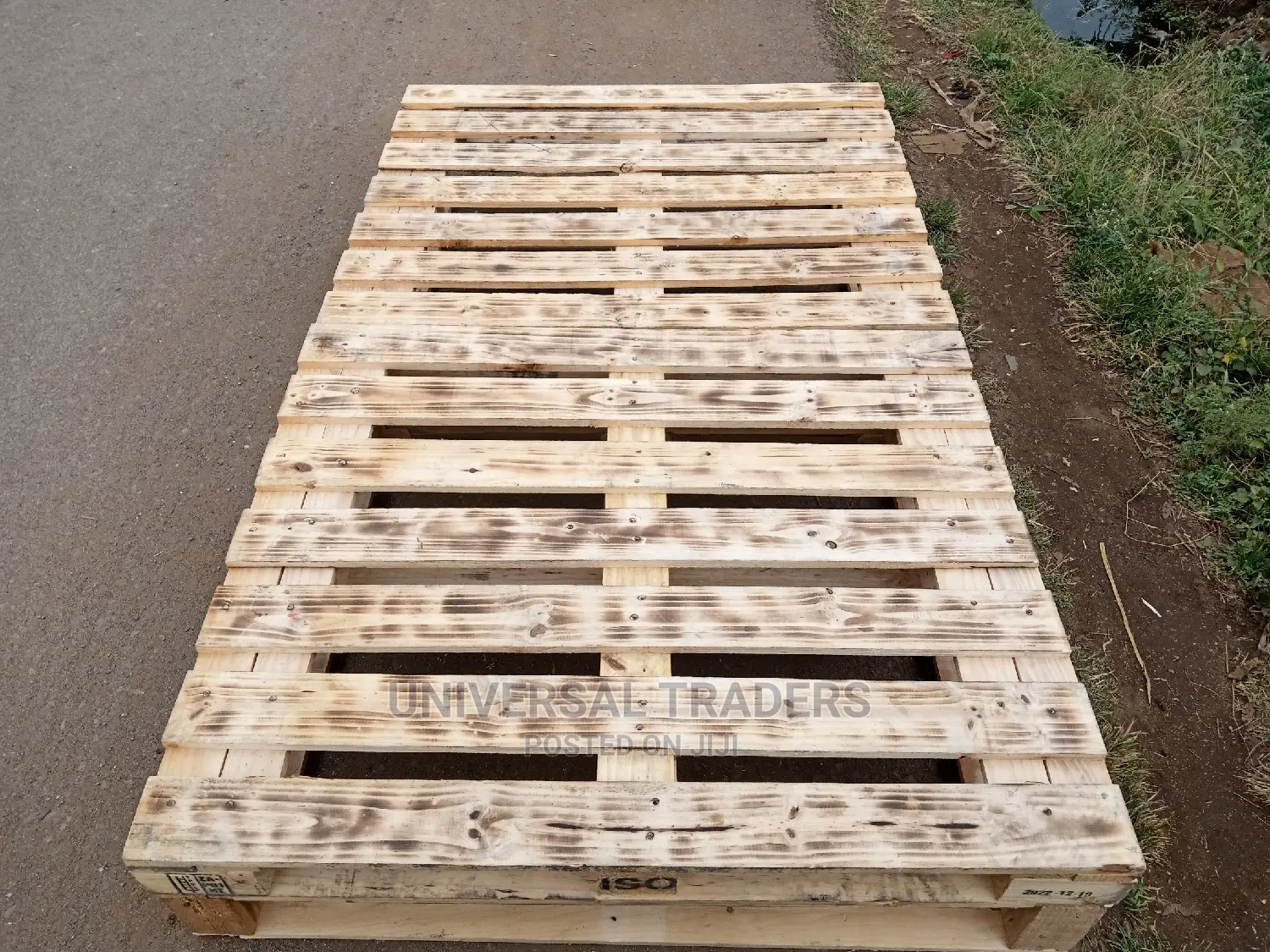 Pallet Beds - Unique Raised 4*6 Wooden Pallet Bed