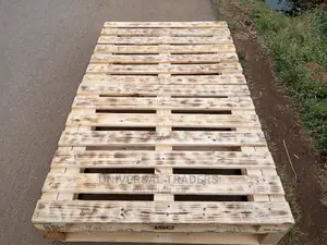 Pallet Beds - Unique Raised 4*6 Wooden Pallet Bed