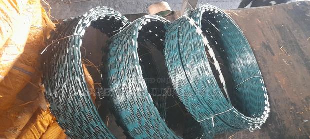 Coated Galvanized Razor Wire 7.5mtrs(450mm) - thumbnail 2