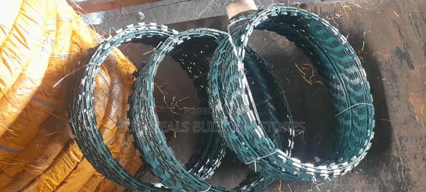 Coated Galvanized Razor Wire 7.5mtrs(450mm) - thumbnail 3