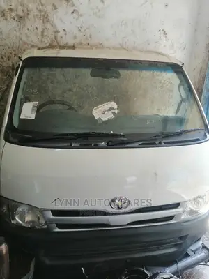 Toyota Hiace 7l Complete Nosecut