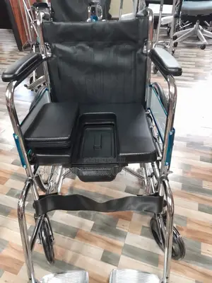 Standard Commode Wheelchair, Maximum Load of 100kgs