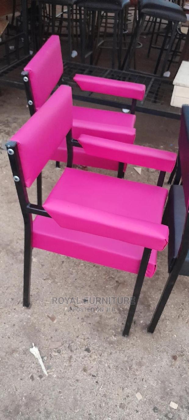 Salon Waiting Seat - thumbnail 2