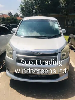 Toyota Voxy Windscreen