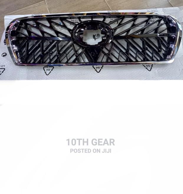 Landcruiser 200series Web Grill V8 Grill