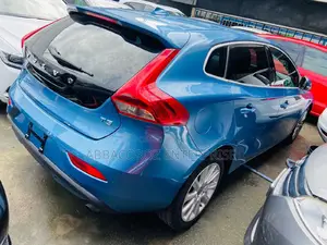 Volvo V40 2016 Blue