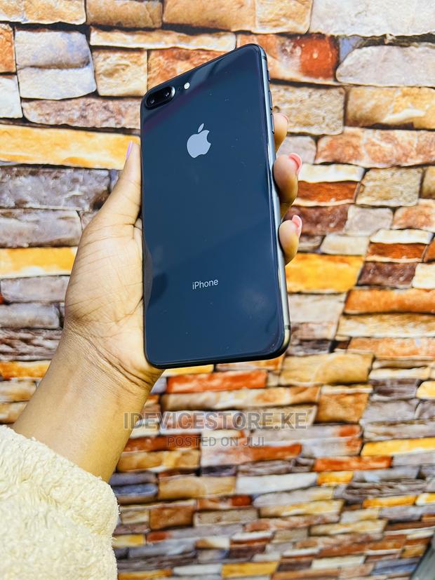 Apple iPhone 8 Plus 64 GB Black - main view