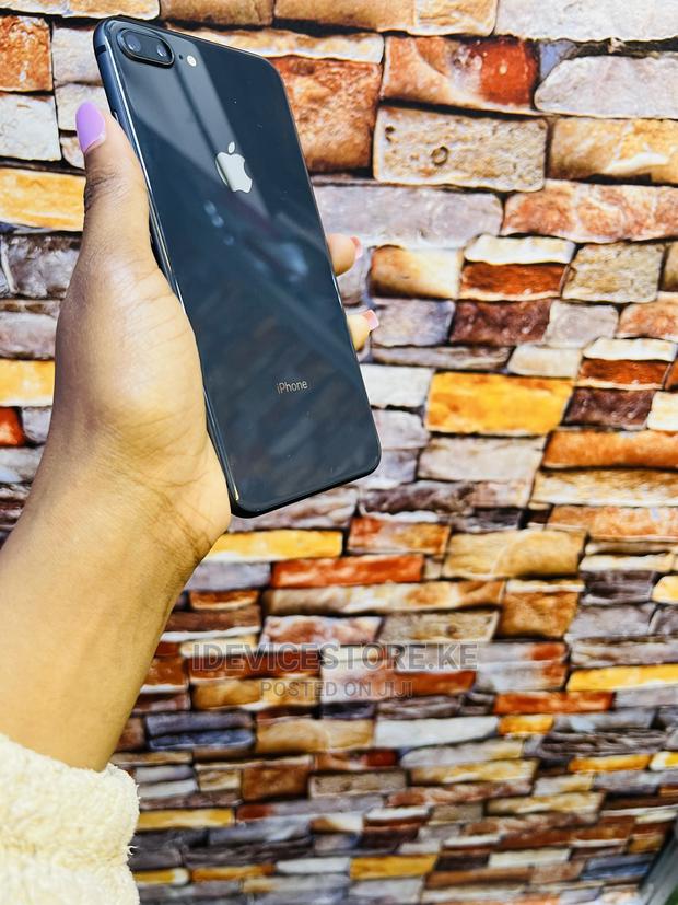 Apple iPhone 8 Plus 64 GB Black - thumbnail 2