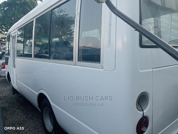 Mitsubishi Fuso Rosa 2005 White - thumbnail 4
