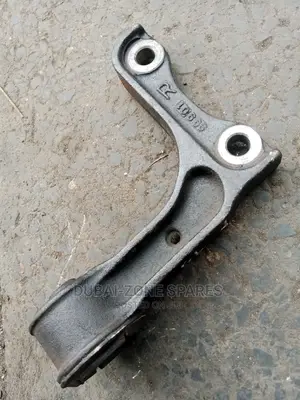 Front Differential Mount Prado J95.