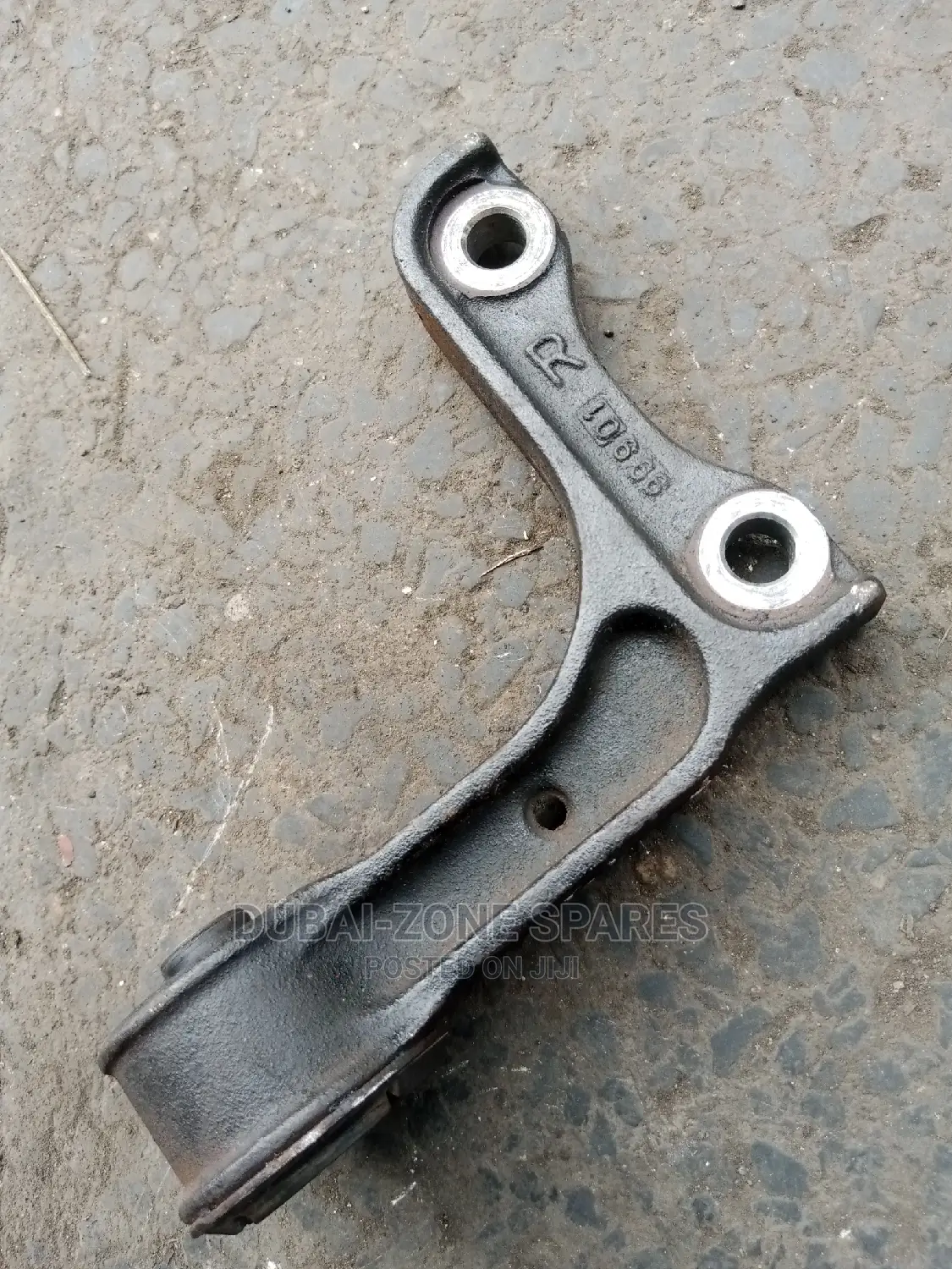 Front Differential Mount Prado J95.