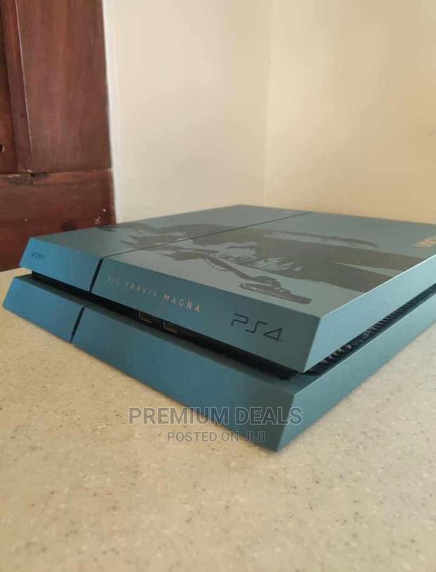Clean Ps4 in the Shop