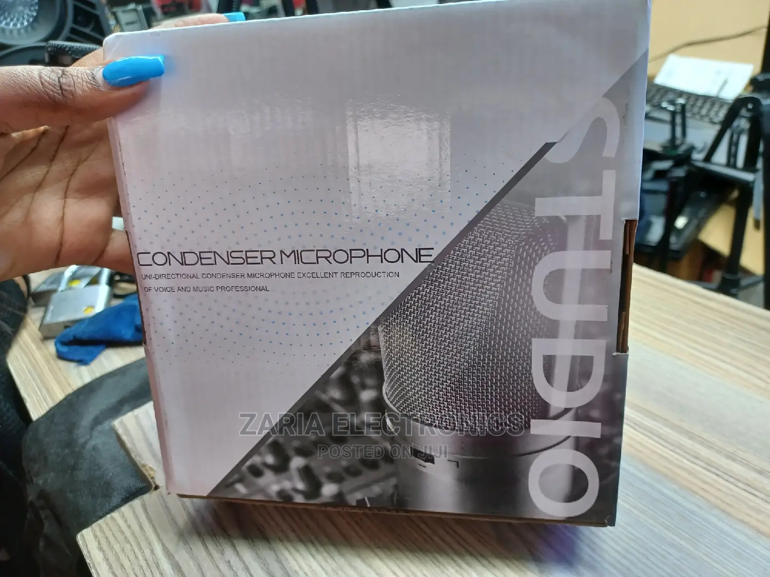 Condenser Microphone Excellent in Voice and Music