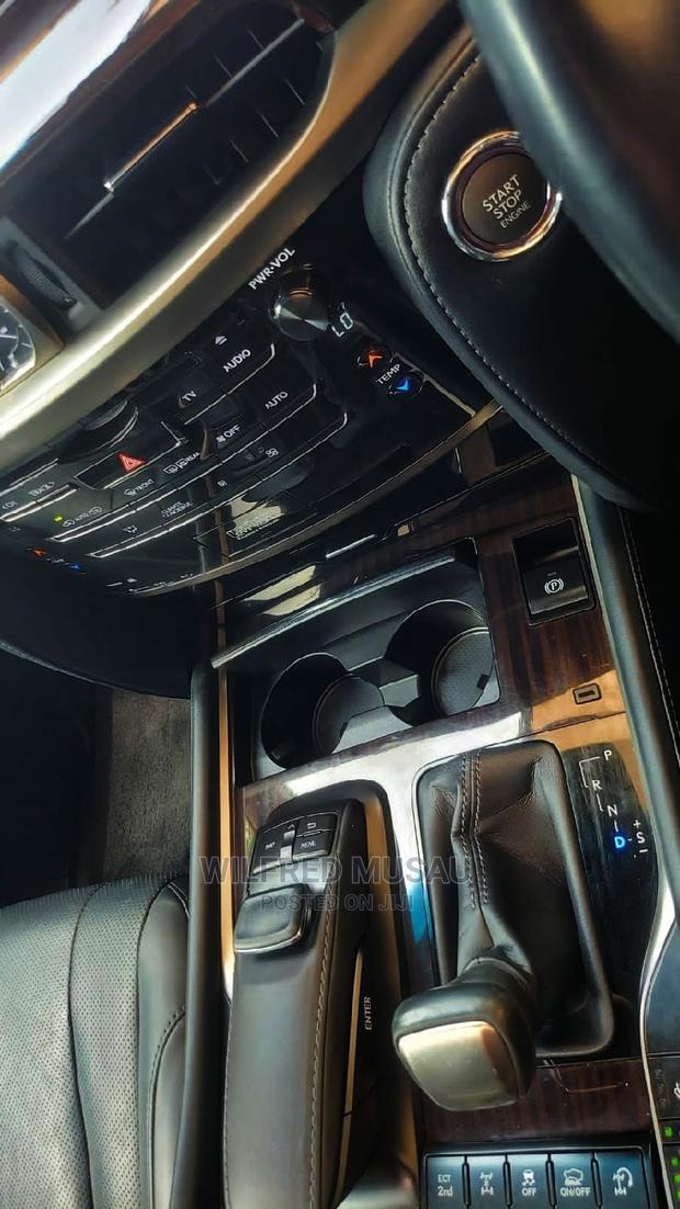 Lexus LX 2016 Black - thumbnail 3