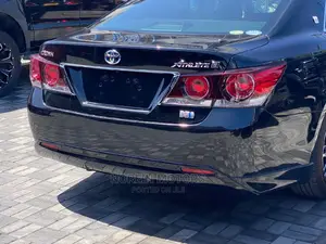 Toyota Crown 2016 Black