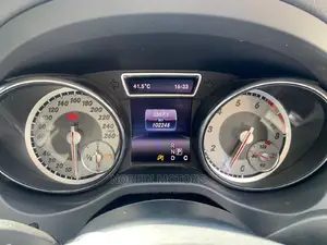 Mercedes-Benz GLA 250 2017 Brown