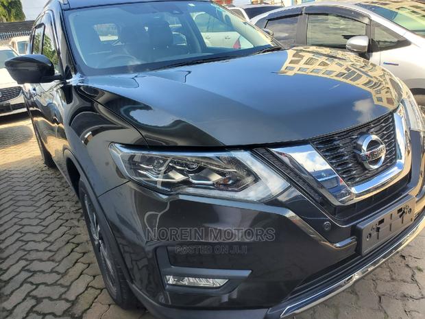 Nissan X-Trail 2018 Green - thumbnail 3
