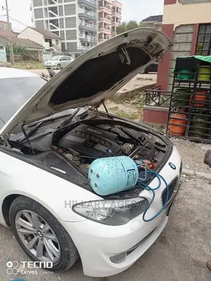 Car Air-Conditioning Refill and Service