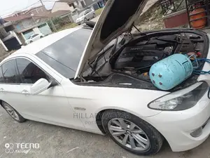 Car Air-Conditioning Refill and Service