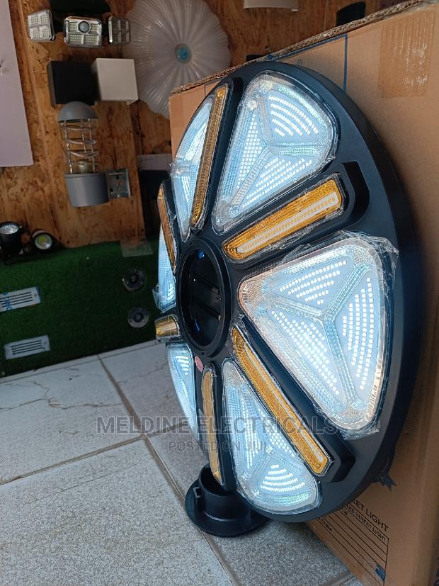 300watts Solar Garden Light - thumbnail 2