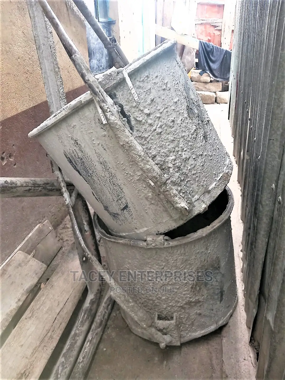 Used Concrete Hoist / Crane