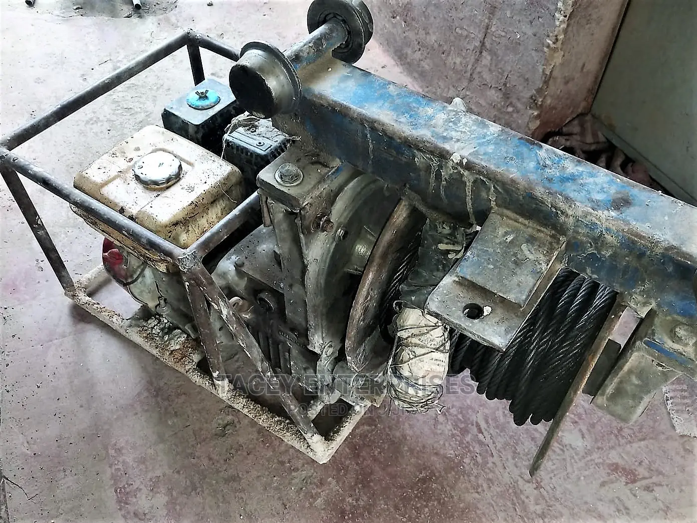 Used Concrete Hoist / Crane