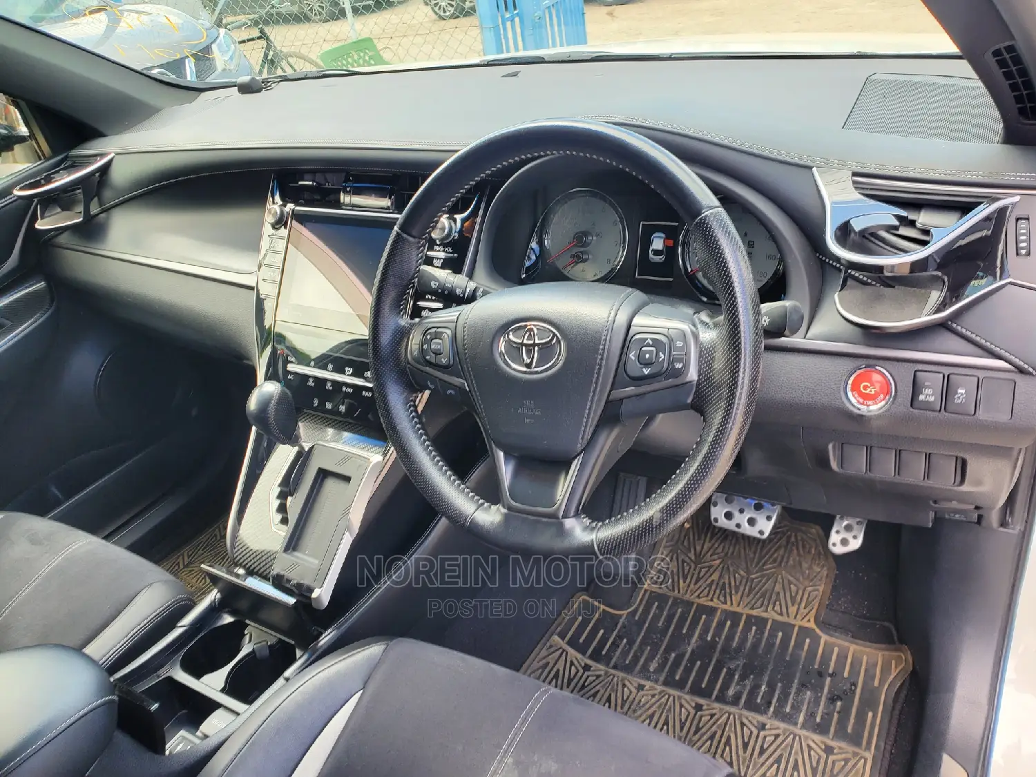 Toyota Harrier 2017 Off white