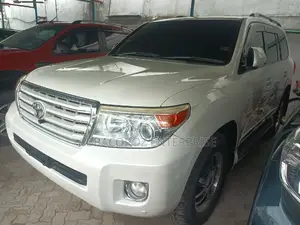 Toyota Land Cruiser Prado 2016 White