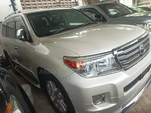 Toyota Land Cruiser 4.6 V8 ZX 2016