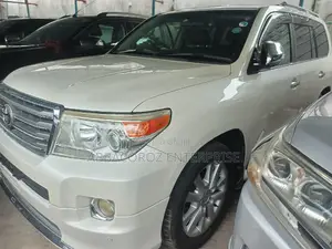 Toyota Land Cruiser 4.6 V8 ZX 2016