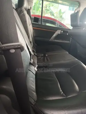 Toyota Land Cruiser 2016 Silver