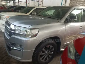 Toyota Land Cruiser 2016 Silver
