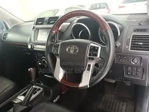 Toyota Land Cruiser 2016 White