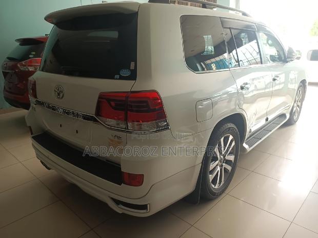 Toyota Land Cruiser 2016 White - thumbnail 13