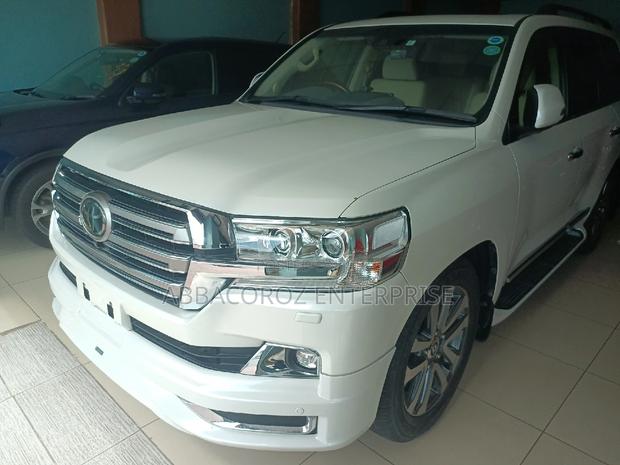 Toyota Land Cruiser 2016 White - thumbnail 2