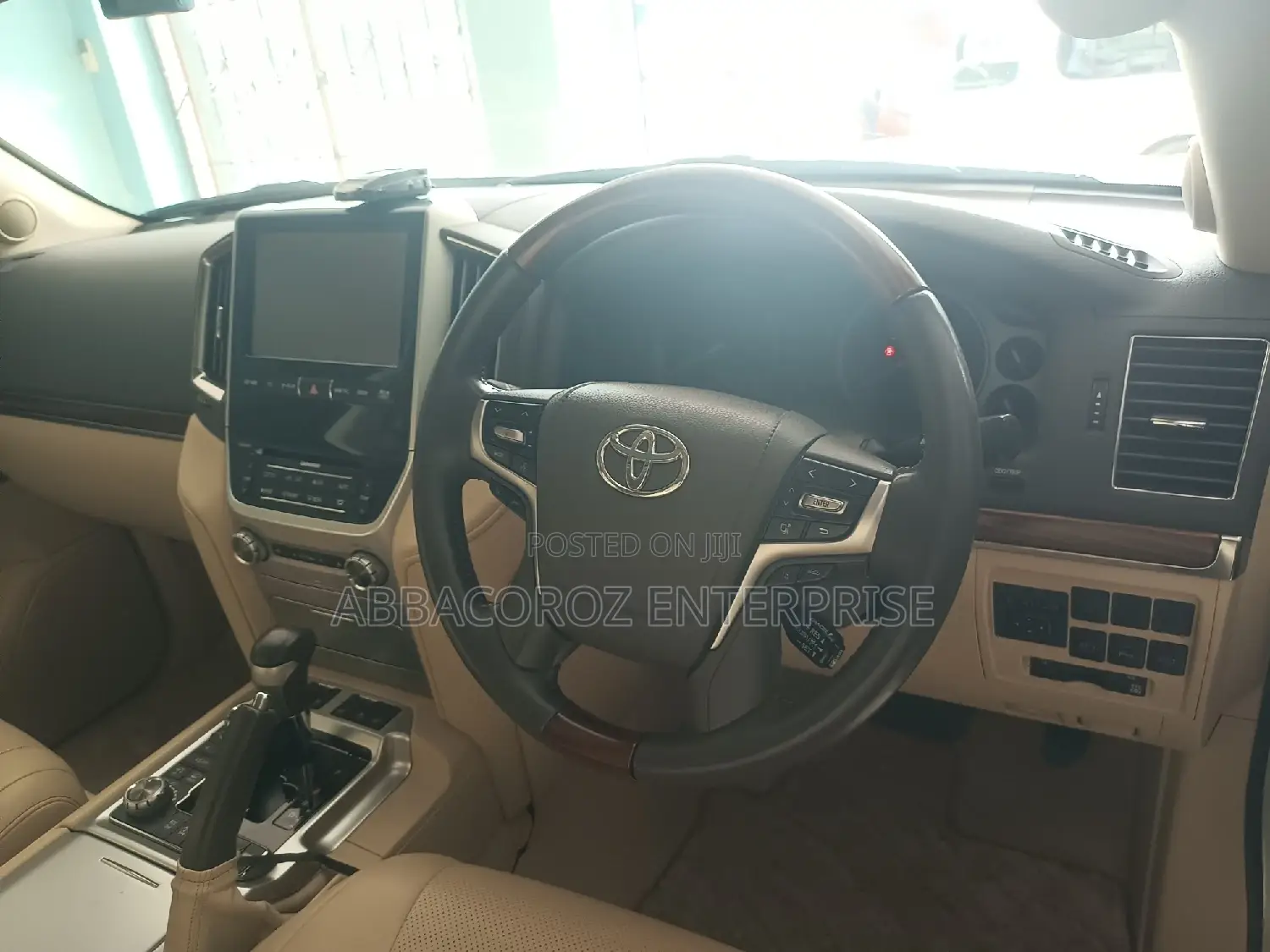 Toyota Land Cruiser 2016 White